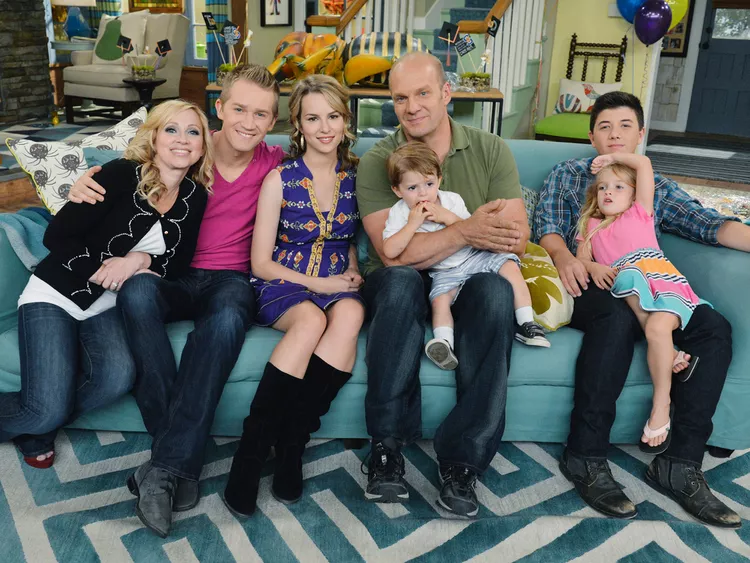 Good Luck Charlie Cast