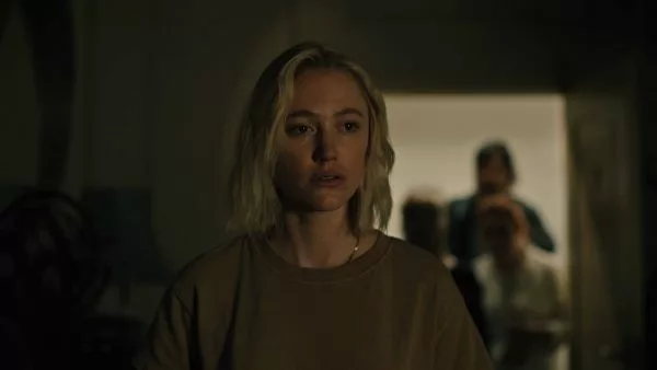 maika monroe