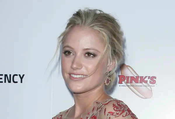 maika monroe